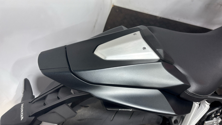 Honda CB650R E-Clutch (24MY)